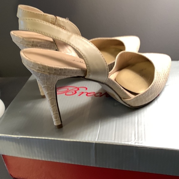 Breckelles Heels Womens Strappy Heels - Picture 3 of 9